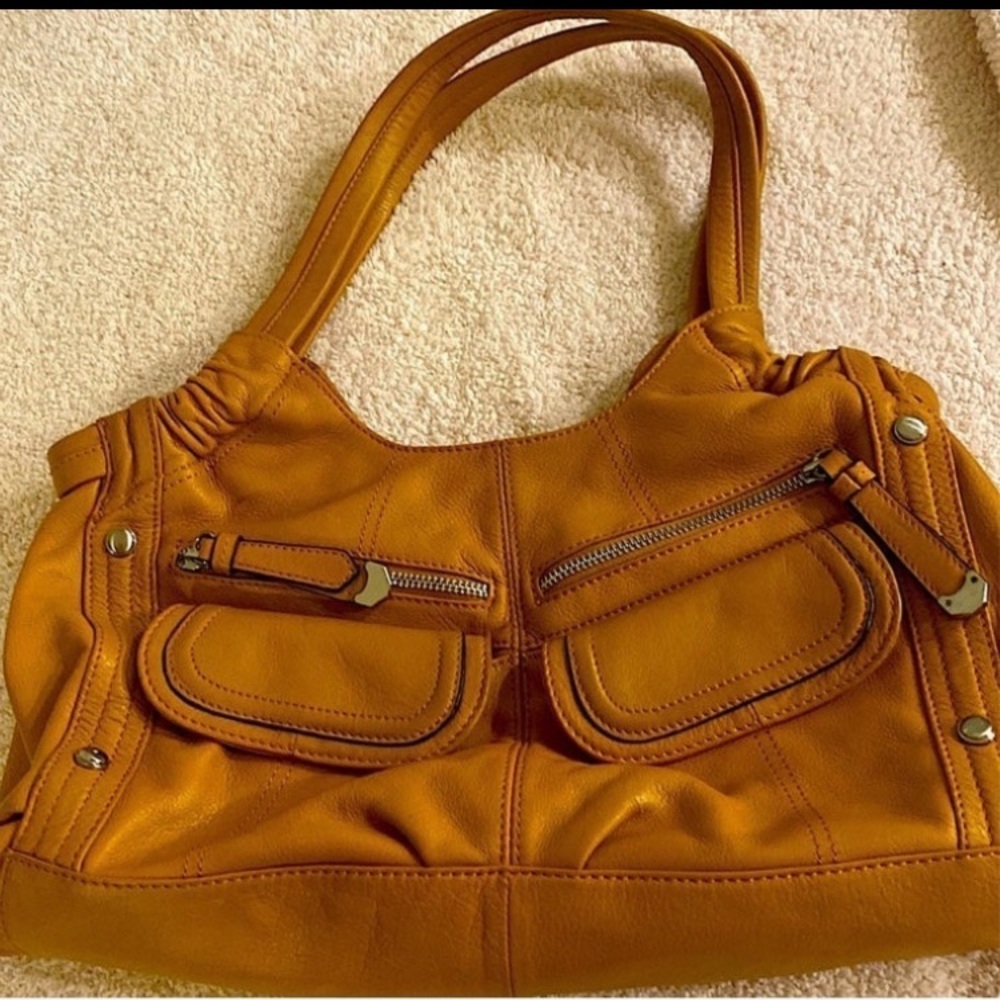 B Makowsky! Soft Leather-shoulder bag